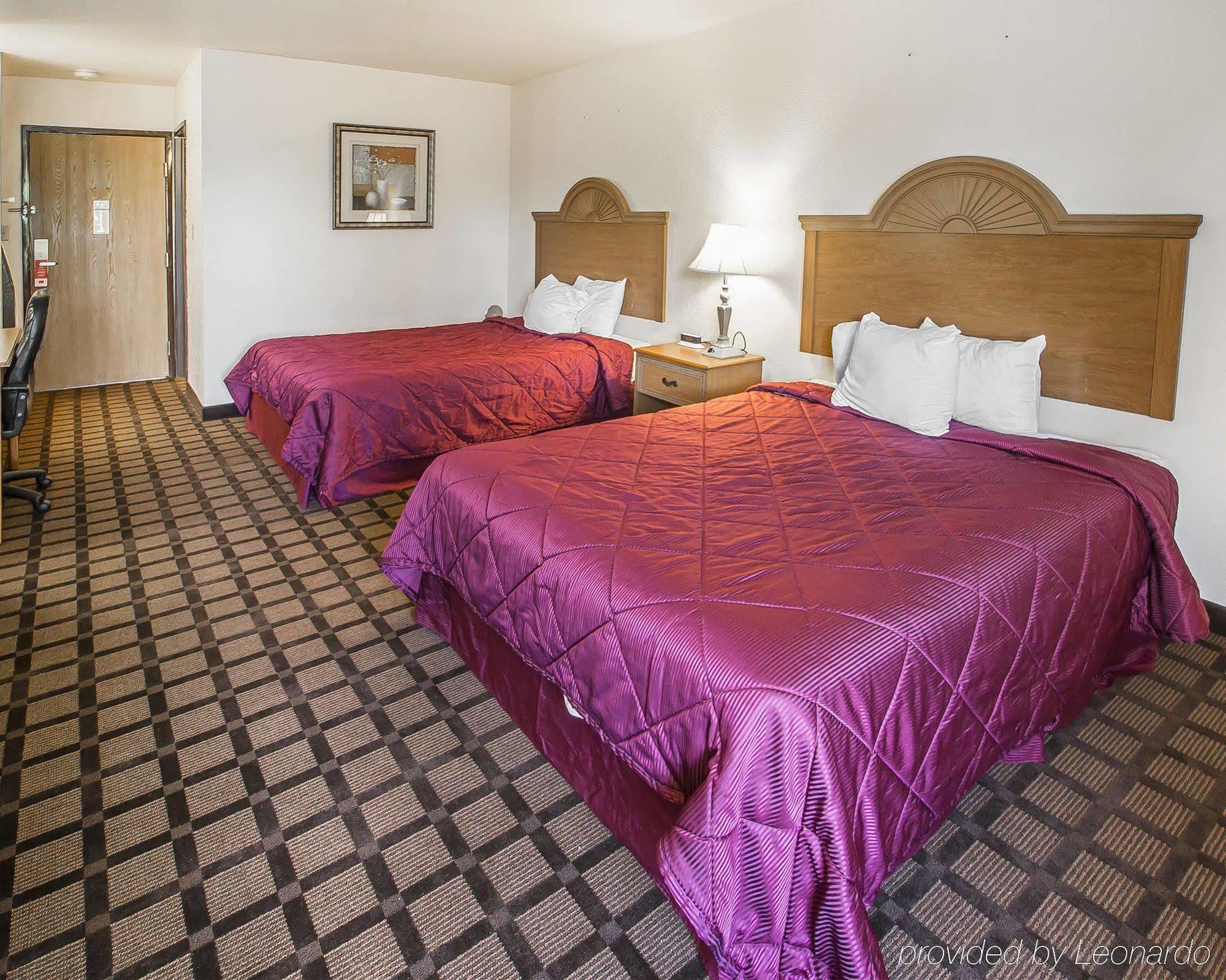 Econo Lodge Inn & Suites Menomonie Dış mekan fotoğraf
