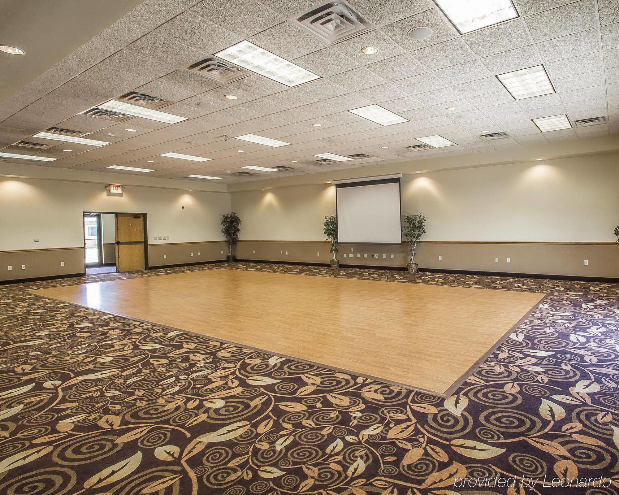 Econo Lodge Inn & Suites Menomonie Dış mekan fotoğraf