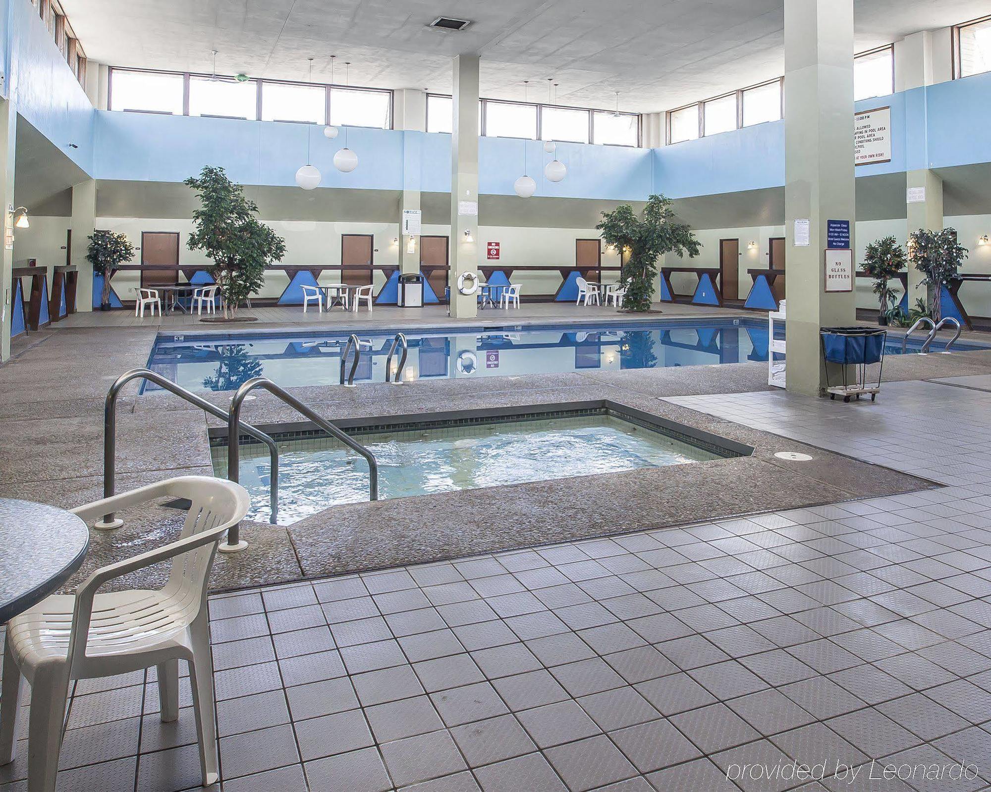 Econo Lodge Inn & Suites Menomonie Dış mekan fotoğraf