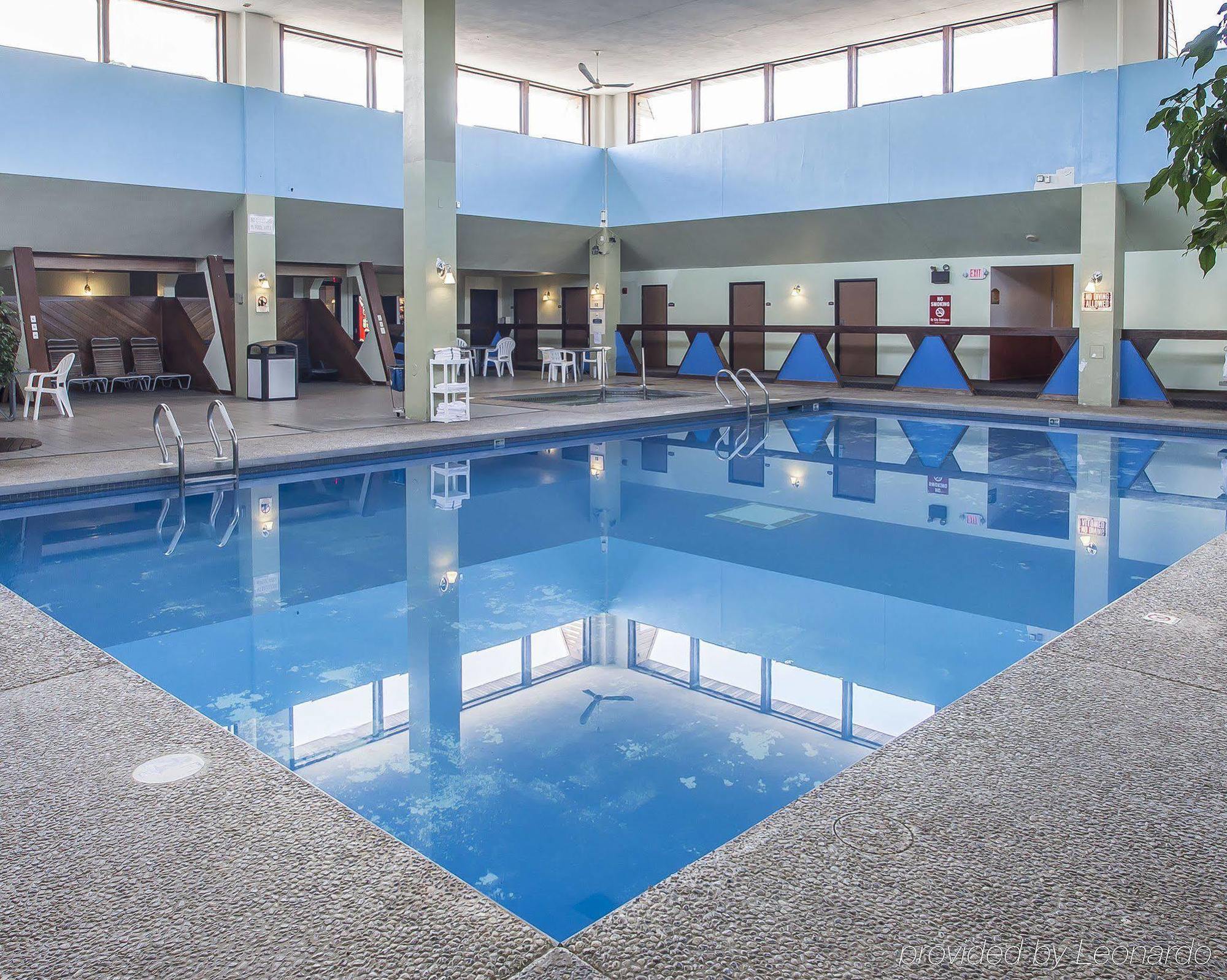 Econo Lodge Inn & Suites Menomonie Dış mekan fotoğraf
