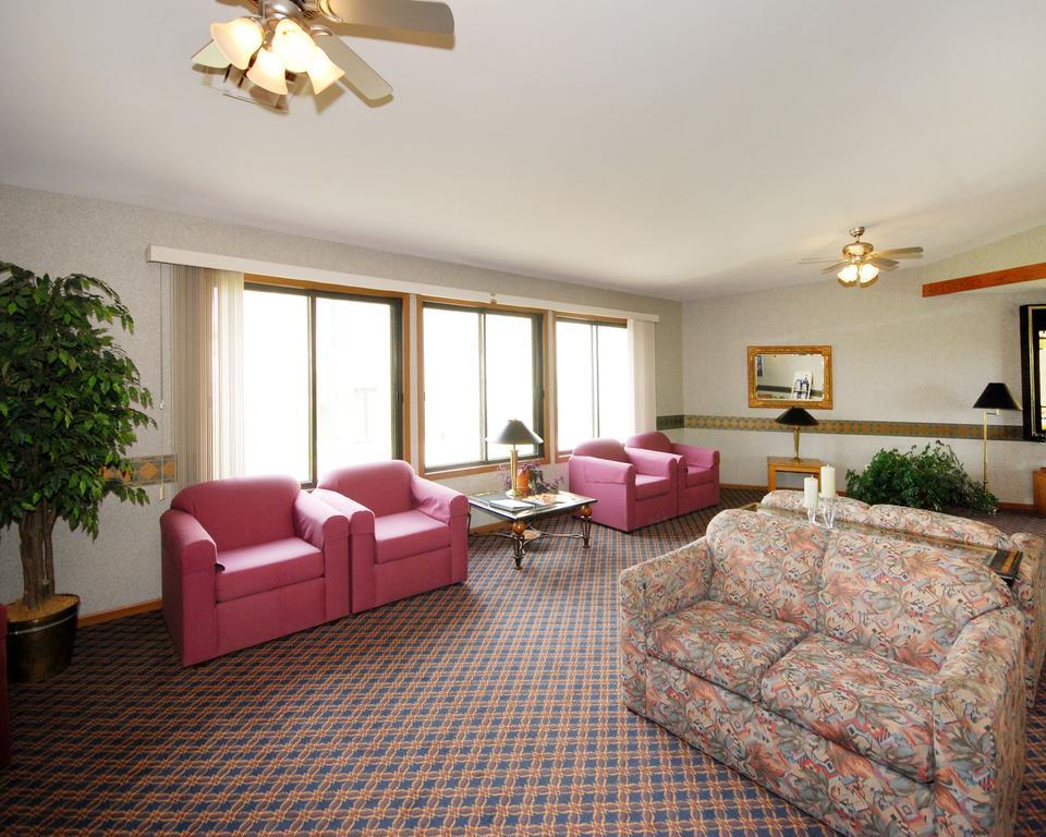 Econo Lodge Inn & Suites Menomonie İç mekan fotoğraf