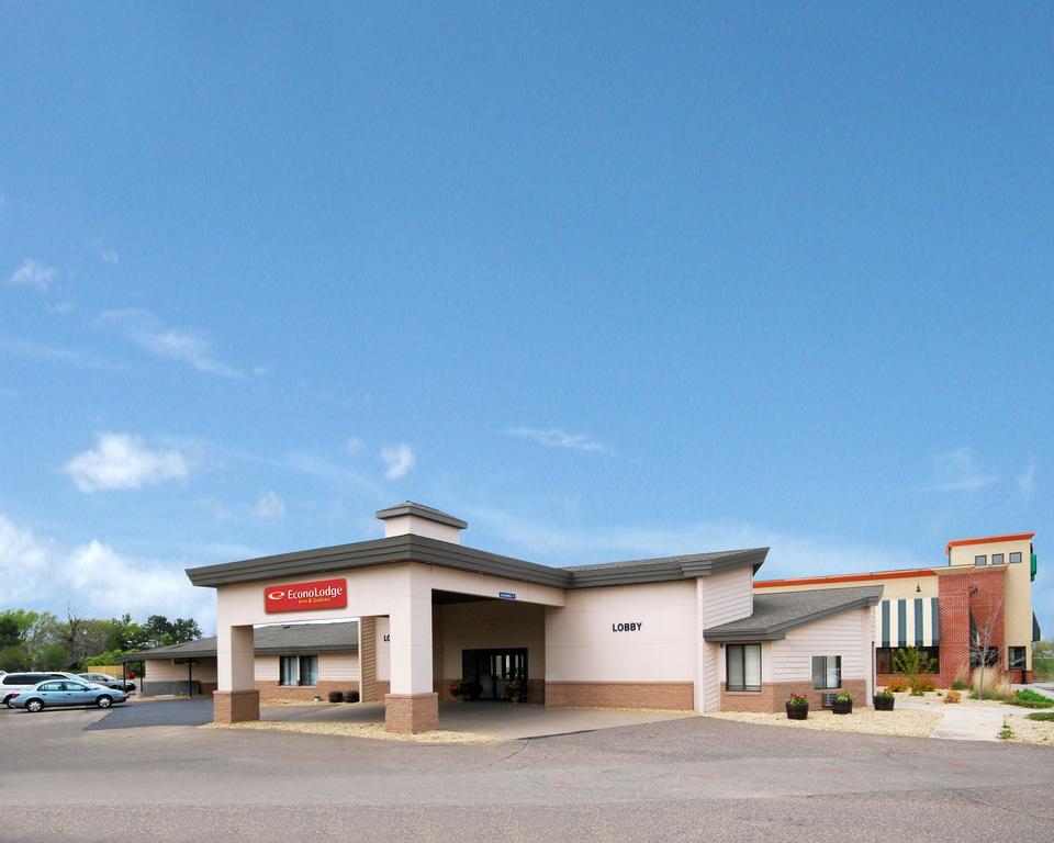 Econo Lodge Inn & Suites Menomonie Dış mekan fotoğraf