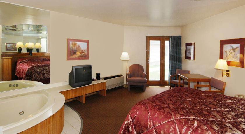 Econo Lodge Inn & Suites Menomonie Dış mekan fotoğraf