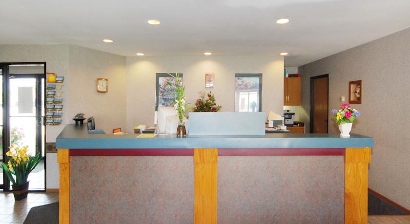 Econo Lodge Inn & Suites Menomonie Dış mekan fotoğraf