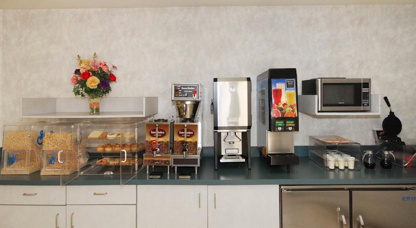 Econo Lodge Inn & Suites Menomonie Dış mekan fotoğraf